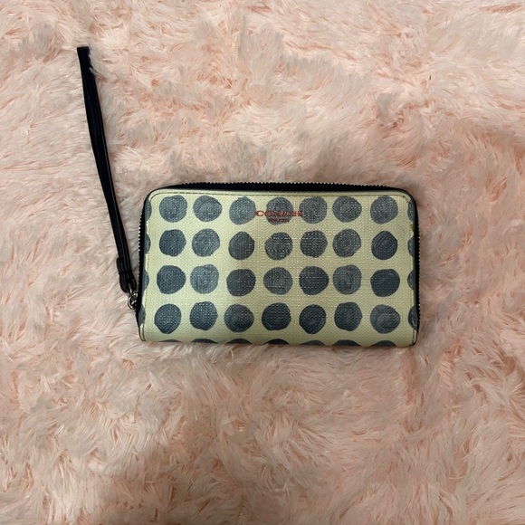 🌟Coach Polka Dot Wristlet Wallet - Picture 1 of 3